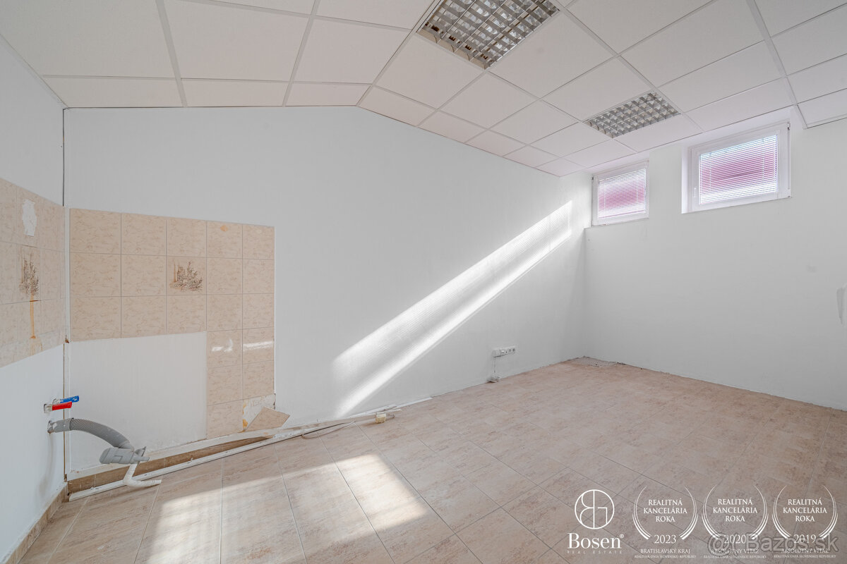 BOSEN | Slnečný obchodný priestor 133 m2, Višňová ulica - 8