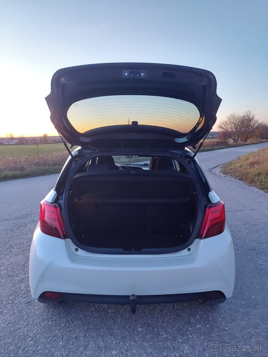 Toyota Yaris 1.33l benzín, 74 kW – výborný stav, plná výbava - 8