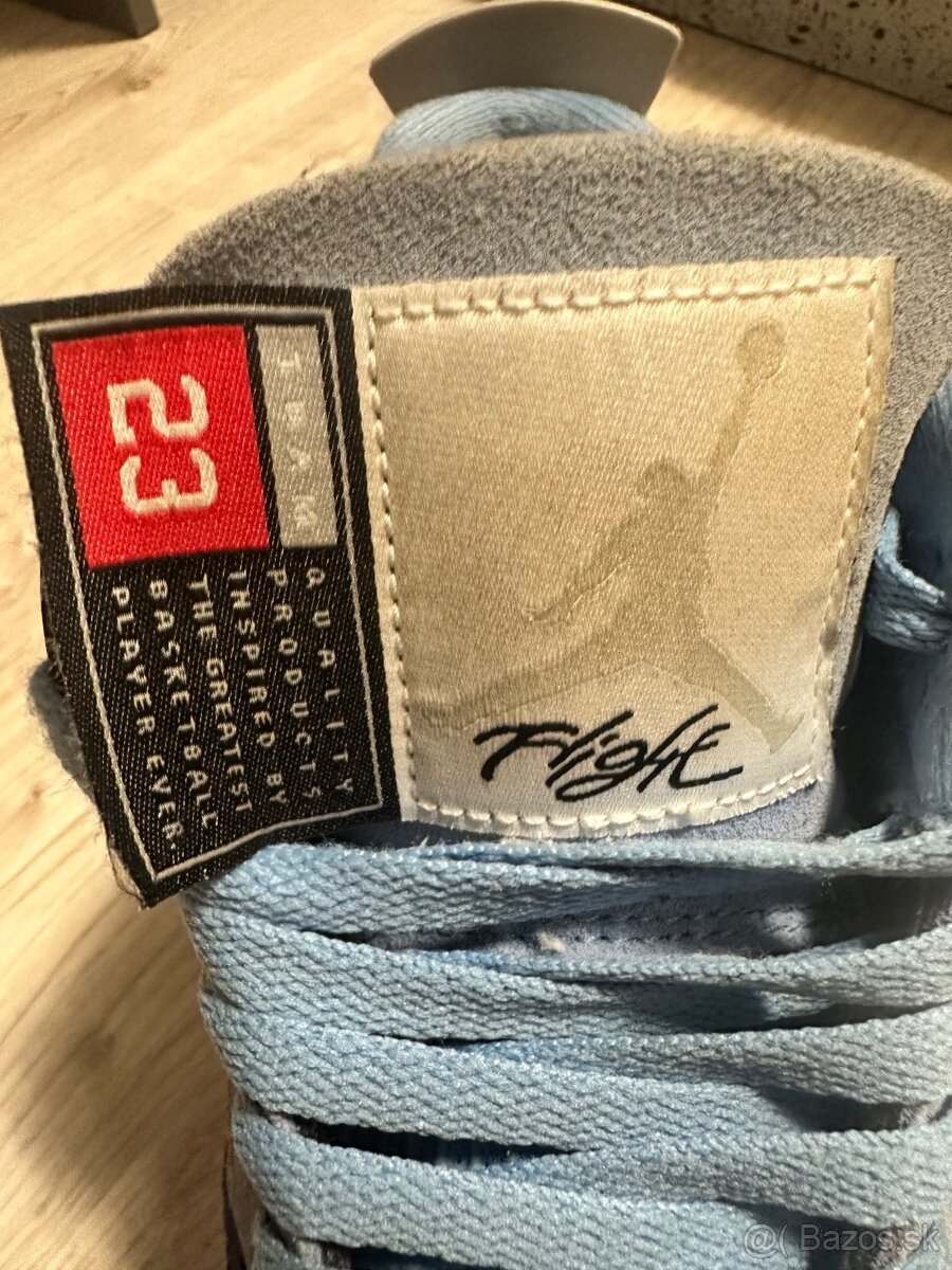 Jordan 4 University Blue - 8
