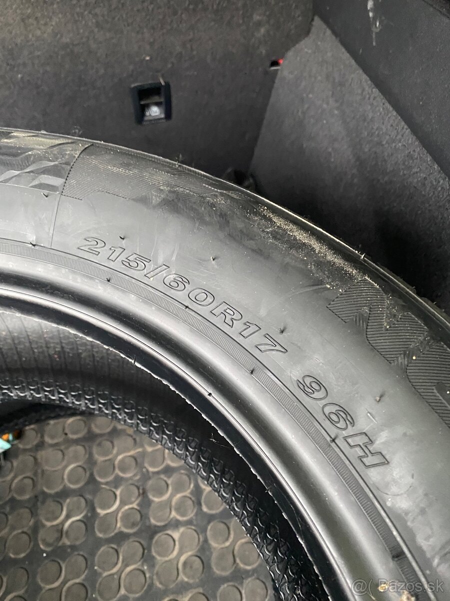 Predám nepoužité pneu 215/60 R17 - 8