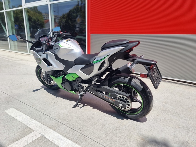 Kawasaki Ninja7 Hybrid - 8