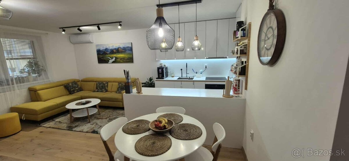 REZERVOVANÉ: Prenájom 3i bytu s KLIMATIZÁCIOU a dvomi - 8