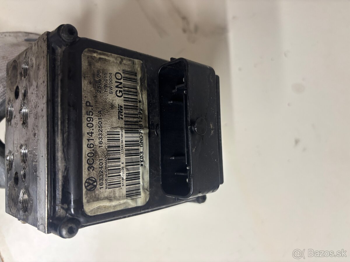 Rozpredam diely z passatu b6 - 8