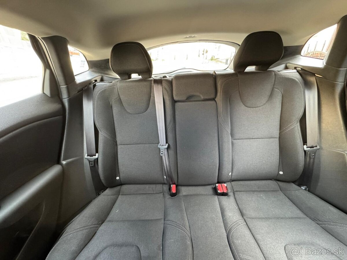 Volvo V40 2.0 diesel - 8