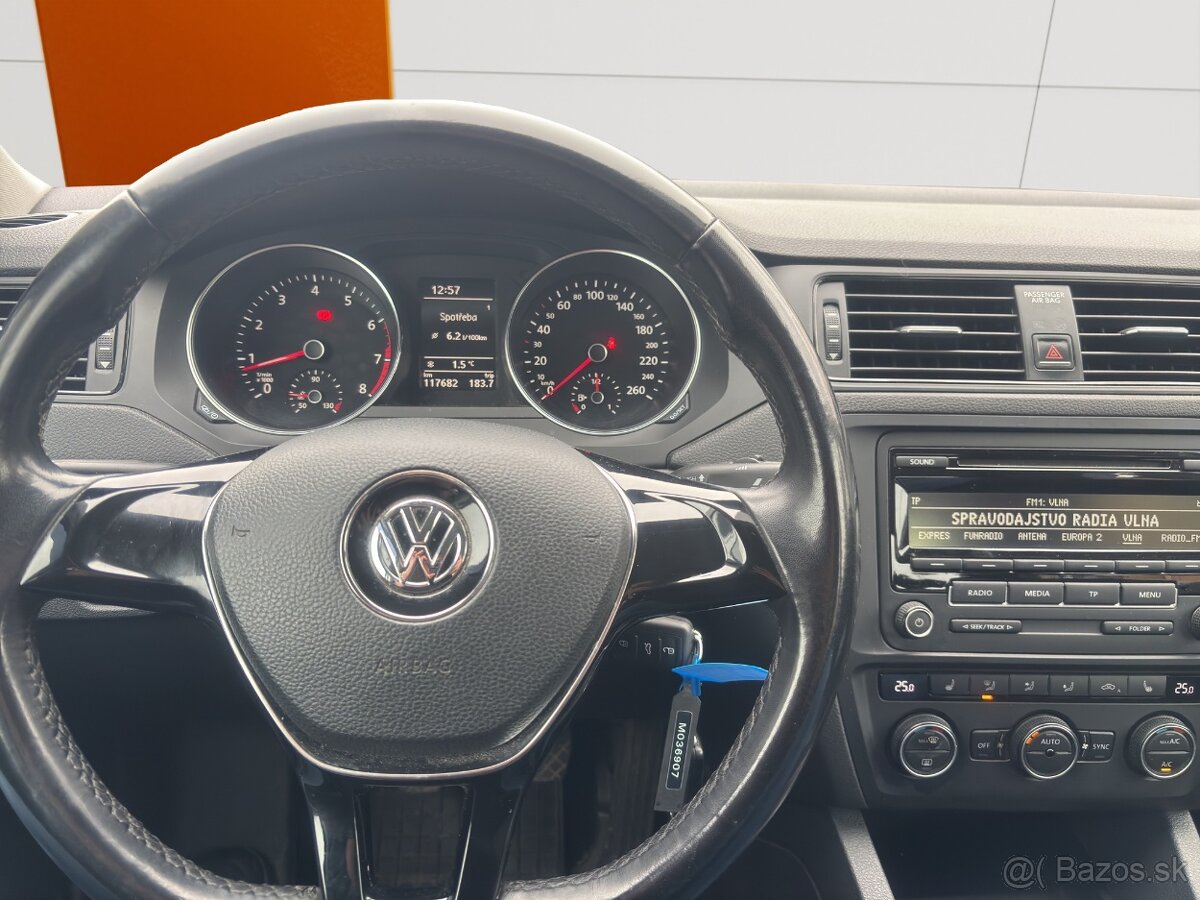 VW Jetta 1.2Tsi Comfortline - 8