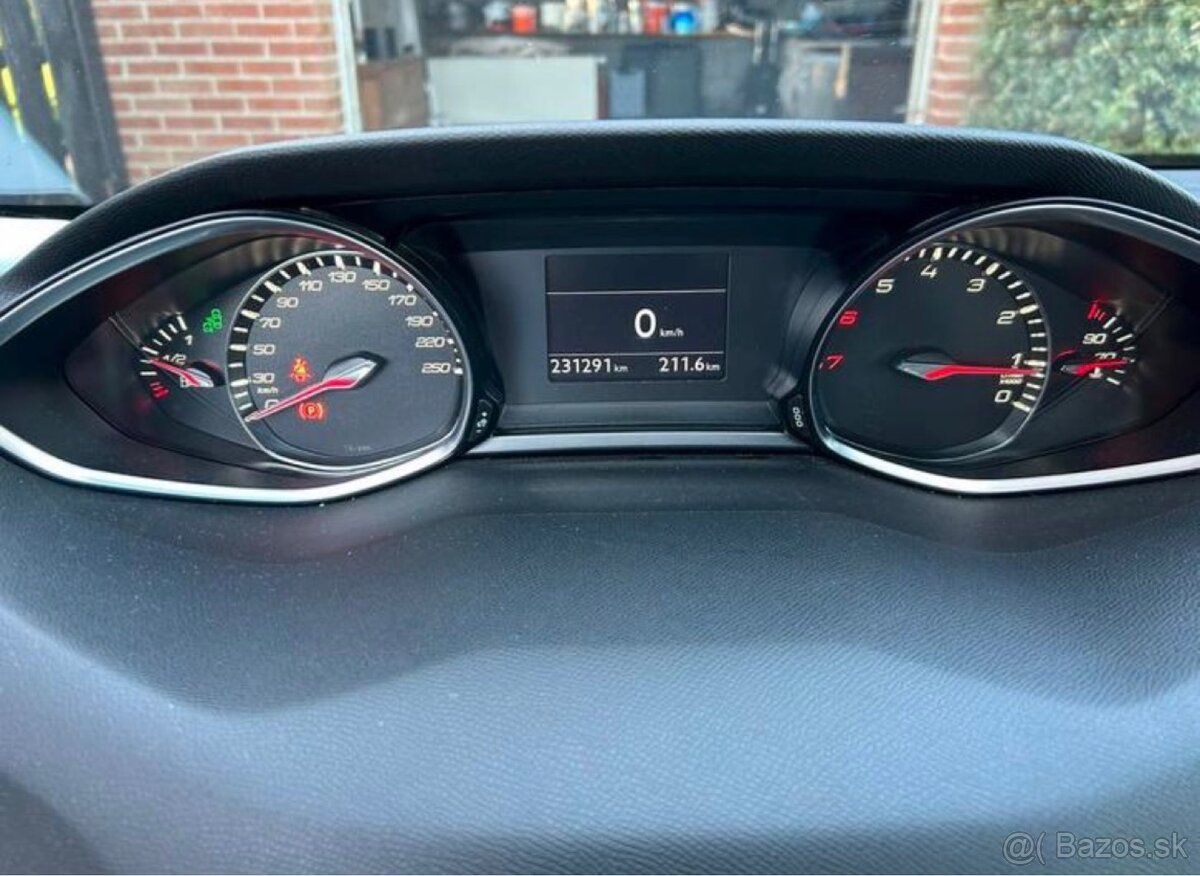 Peugeot 308 allure 1.2 pure TEC benzine - 8