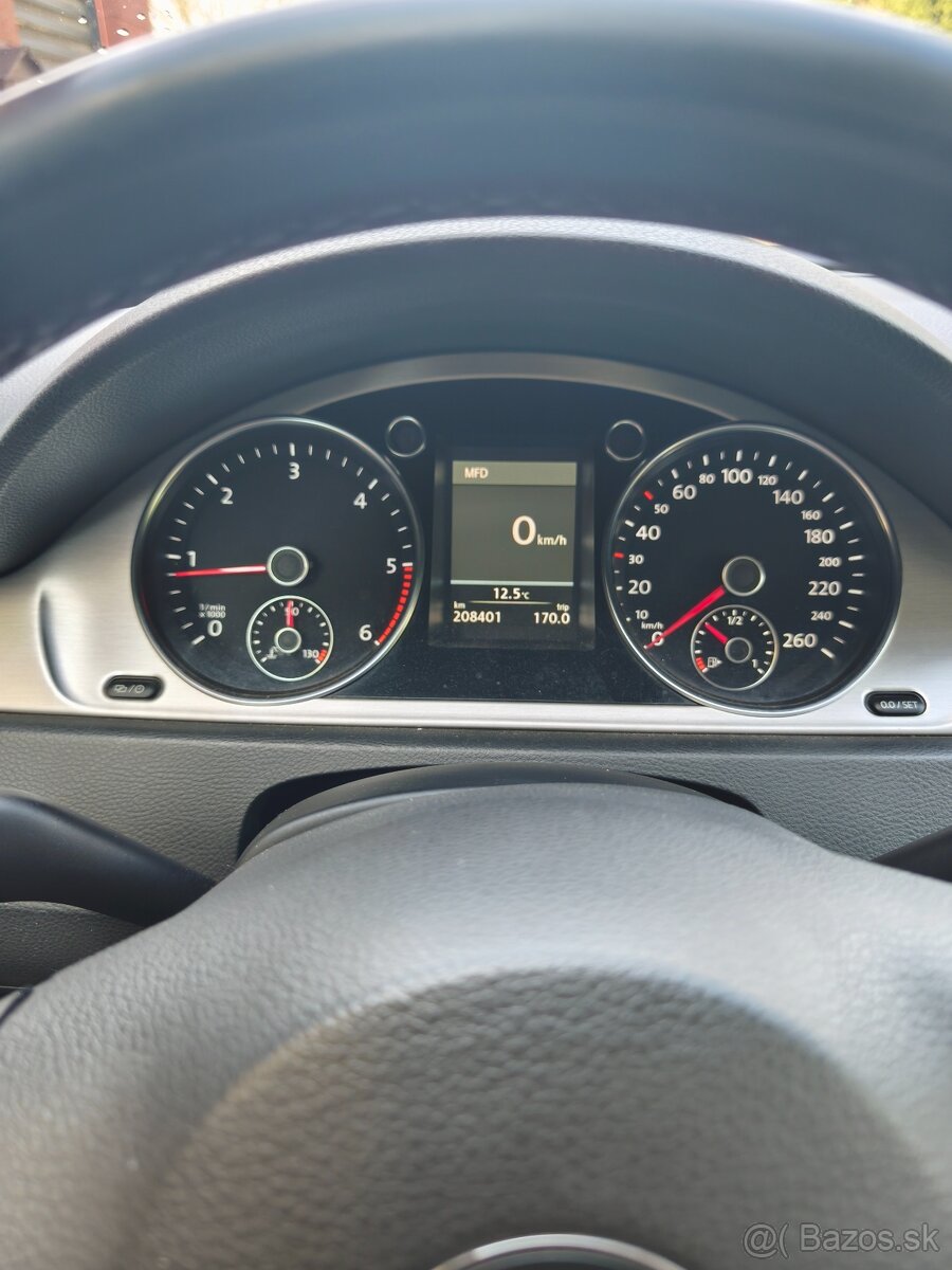 VW Passat Variant 2.0 TDI Highline - 8