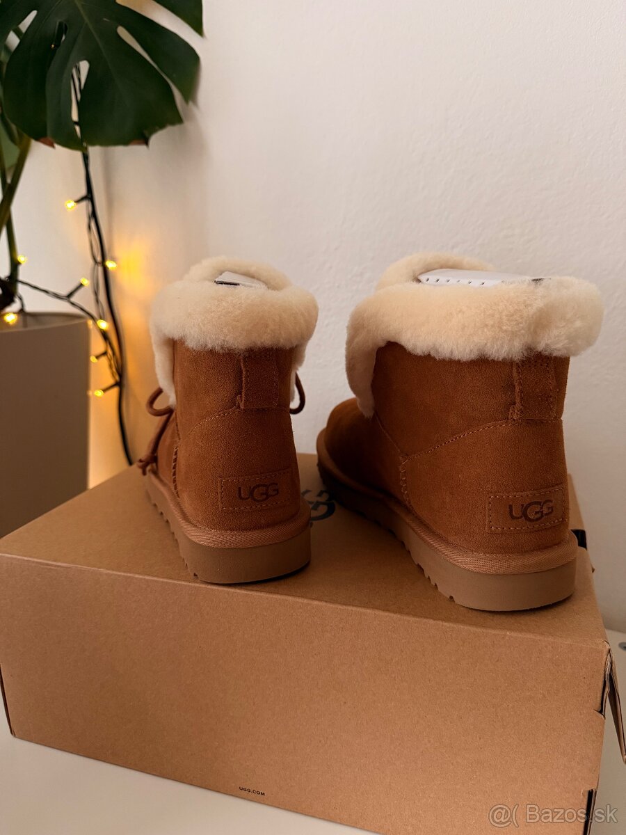 Classic Mini Posy Boot, UGG - 8