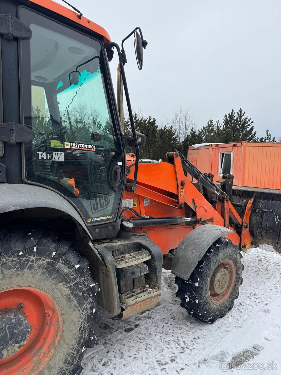 Rýpadlo-nakladač JCB 3CX, model 2018 - 8