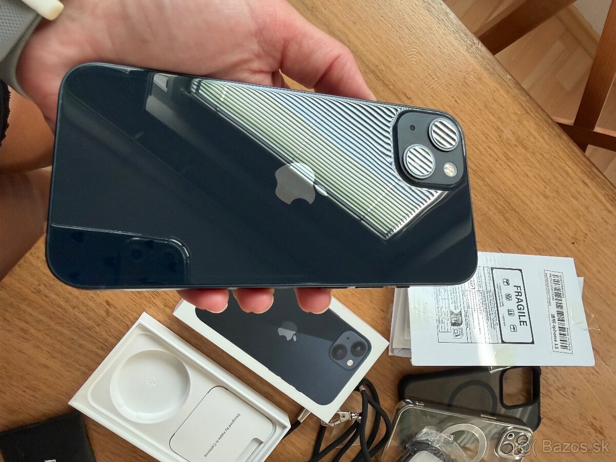 iPhone 13 - 8