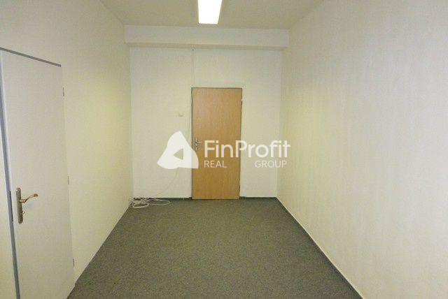Kancelária s parkovacím miestom zdarma na prenájom - 52,10 m - 8