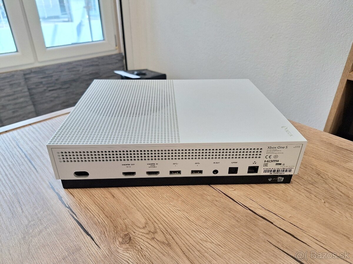 Xbox One S 1TB - 8