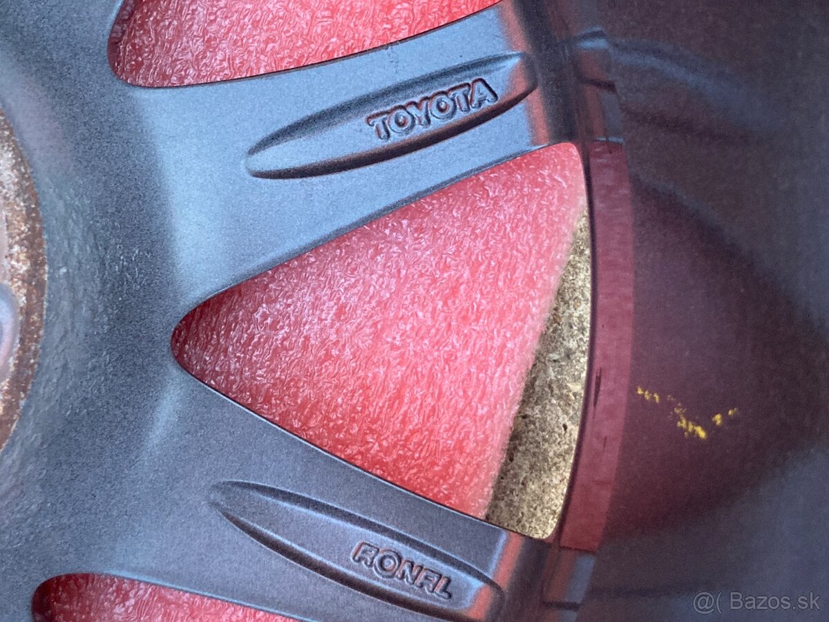 Originál Toyota R17" 5x114,3 - 4ks - 8