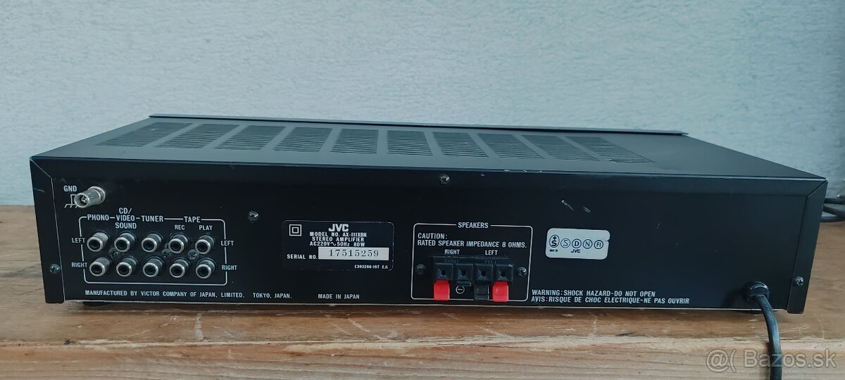 Zosilňovač JVC - 8