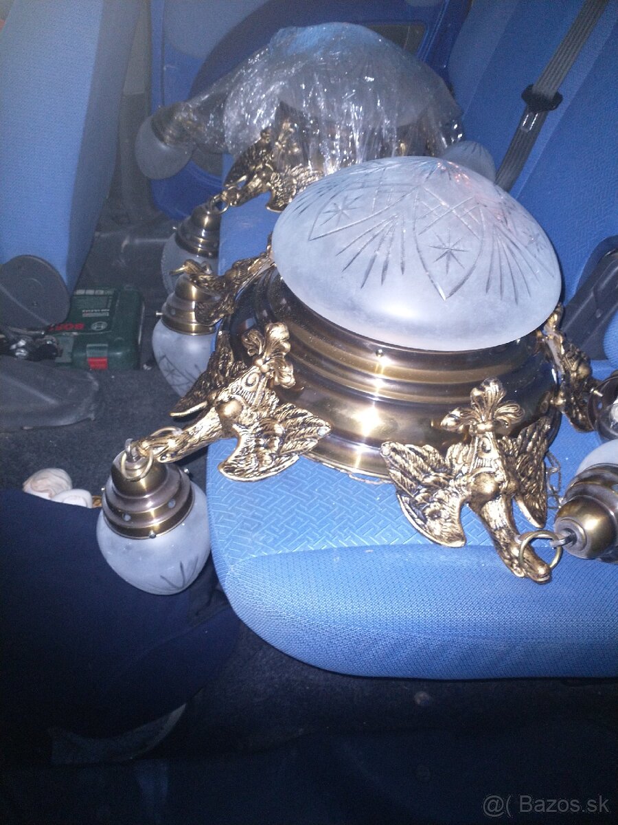 Luster a nástenné svetla - 8