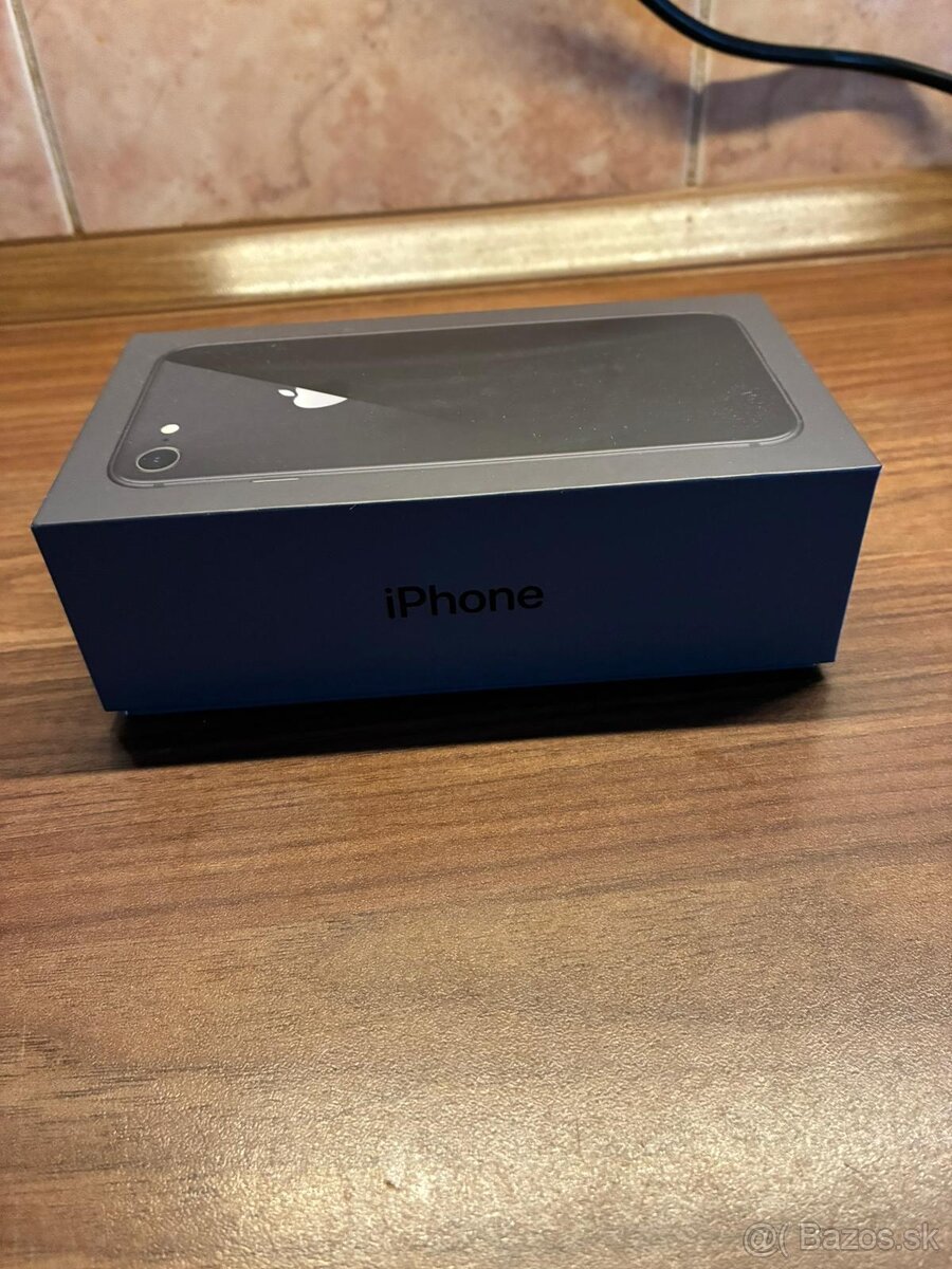 iPhone 8 , 64GB , Space Gray - 8