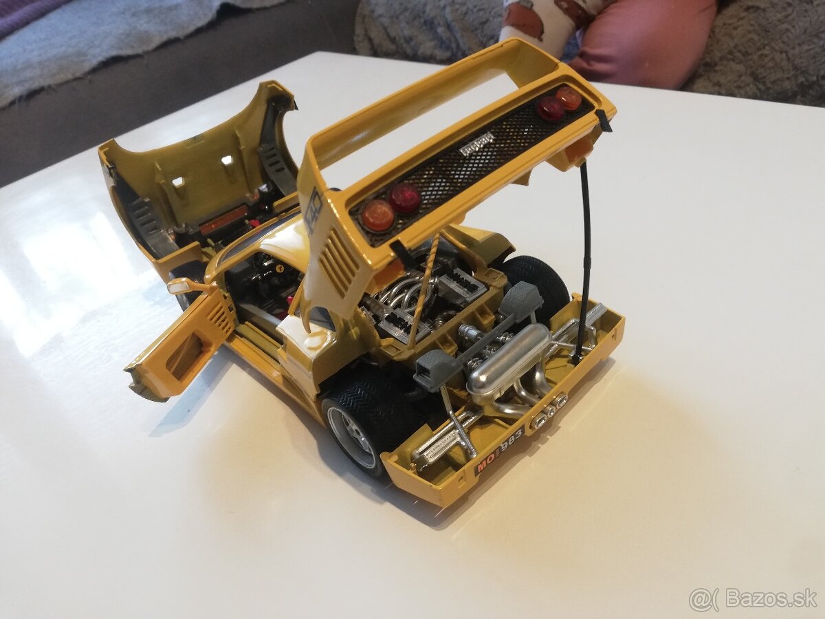 1:18 FERRARI F40 Bburago - 8