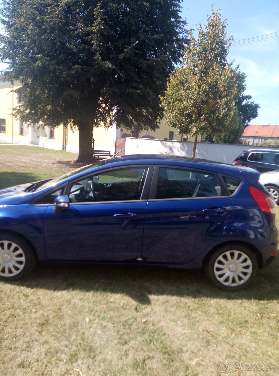 Ford Fiesta 1.2516v 60kw rok 2015 Trend - 8