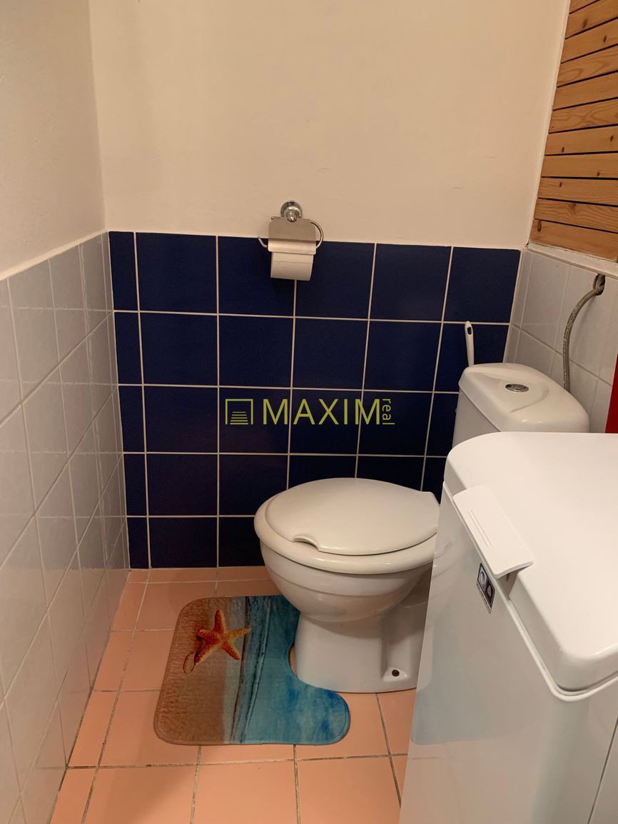 Ponúkame na predaj priestranný, slnečný a kompletne zariaden - 8