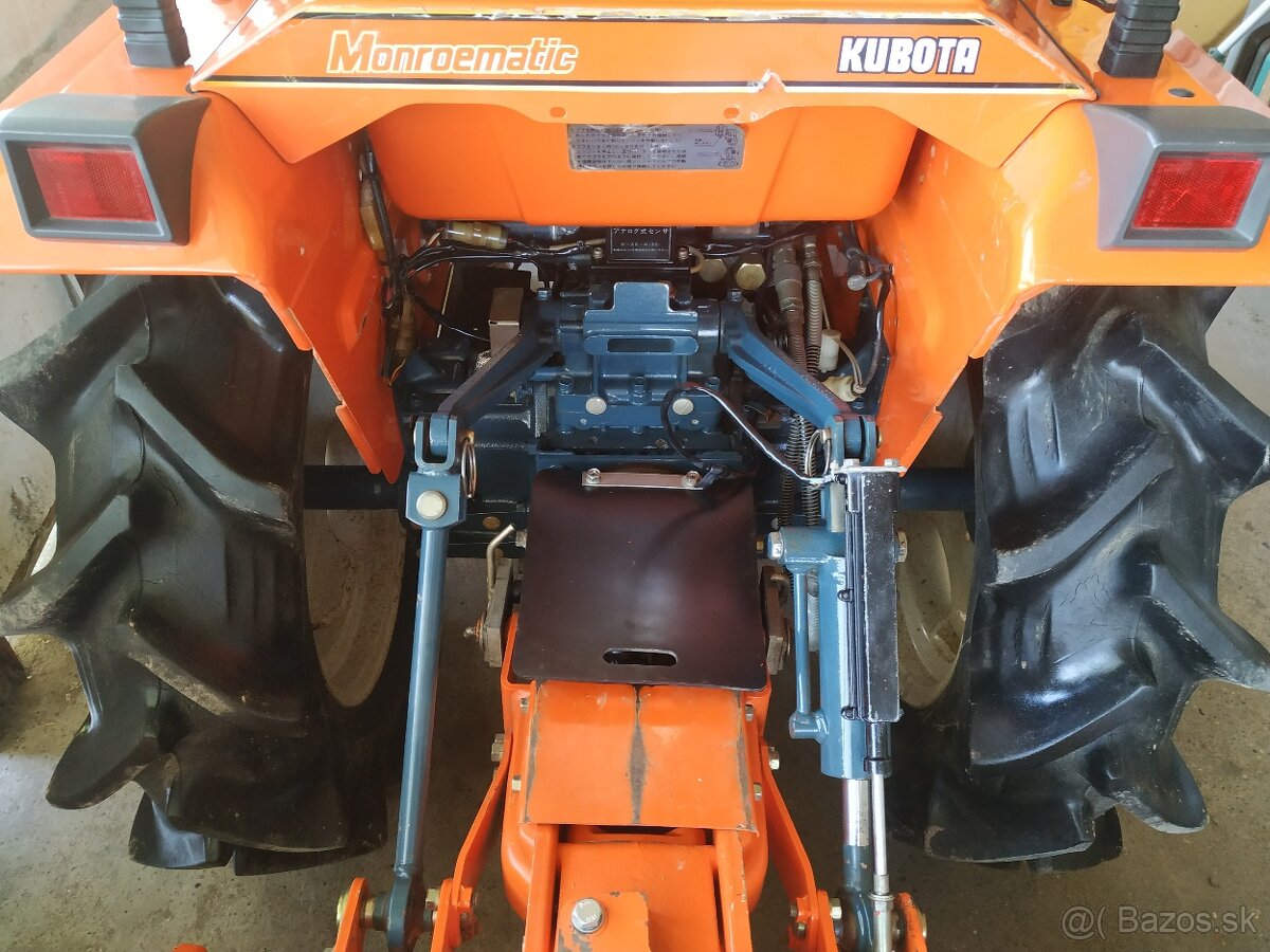 Malotraktor Kubota ZB1-15 4x4 - 8