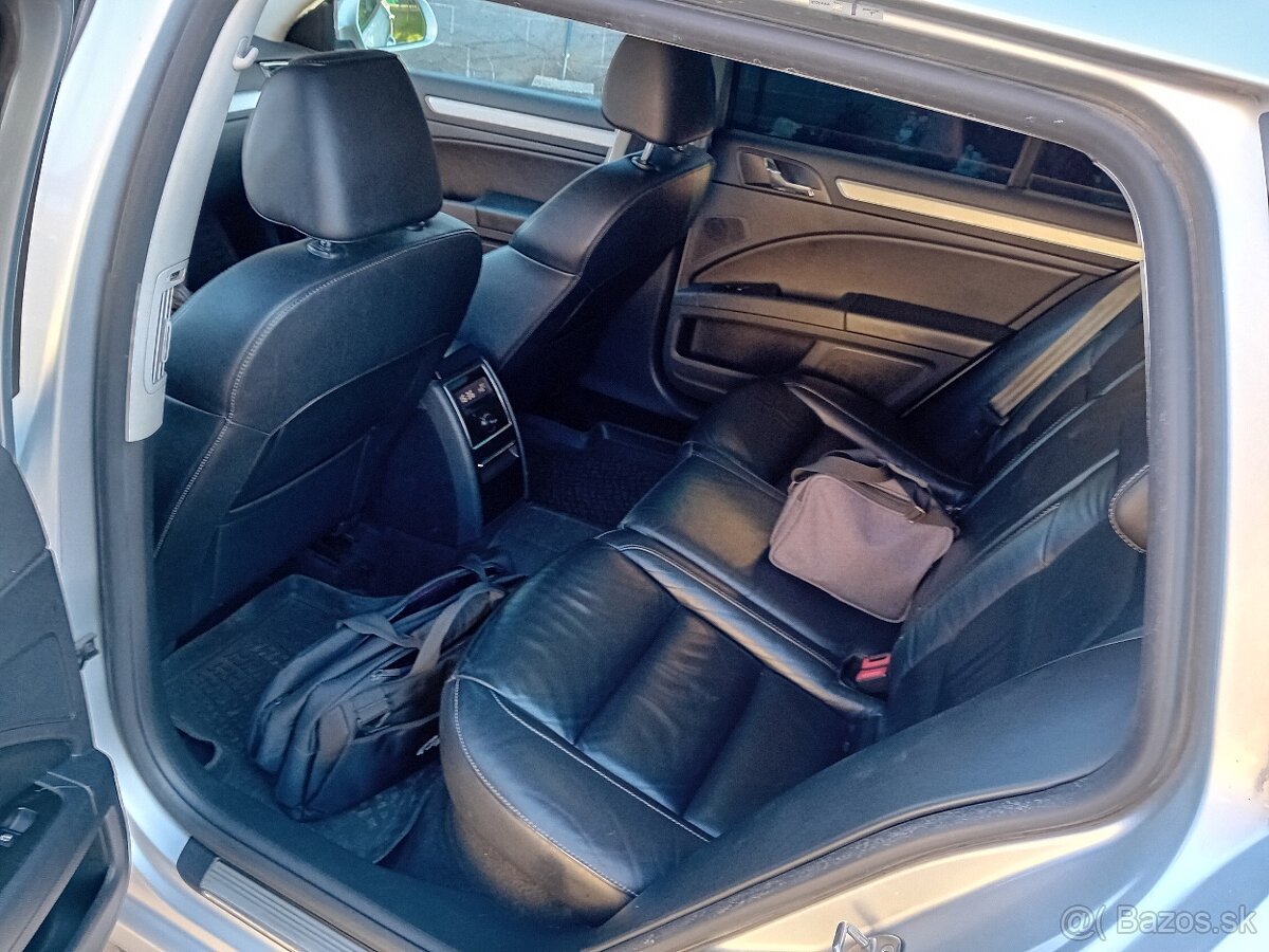 Škoda Superb 2011 2.0tdi DSG Elegance - 8