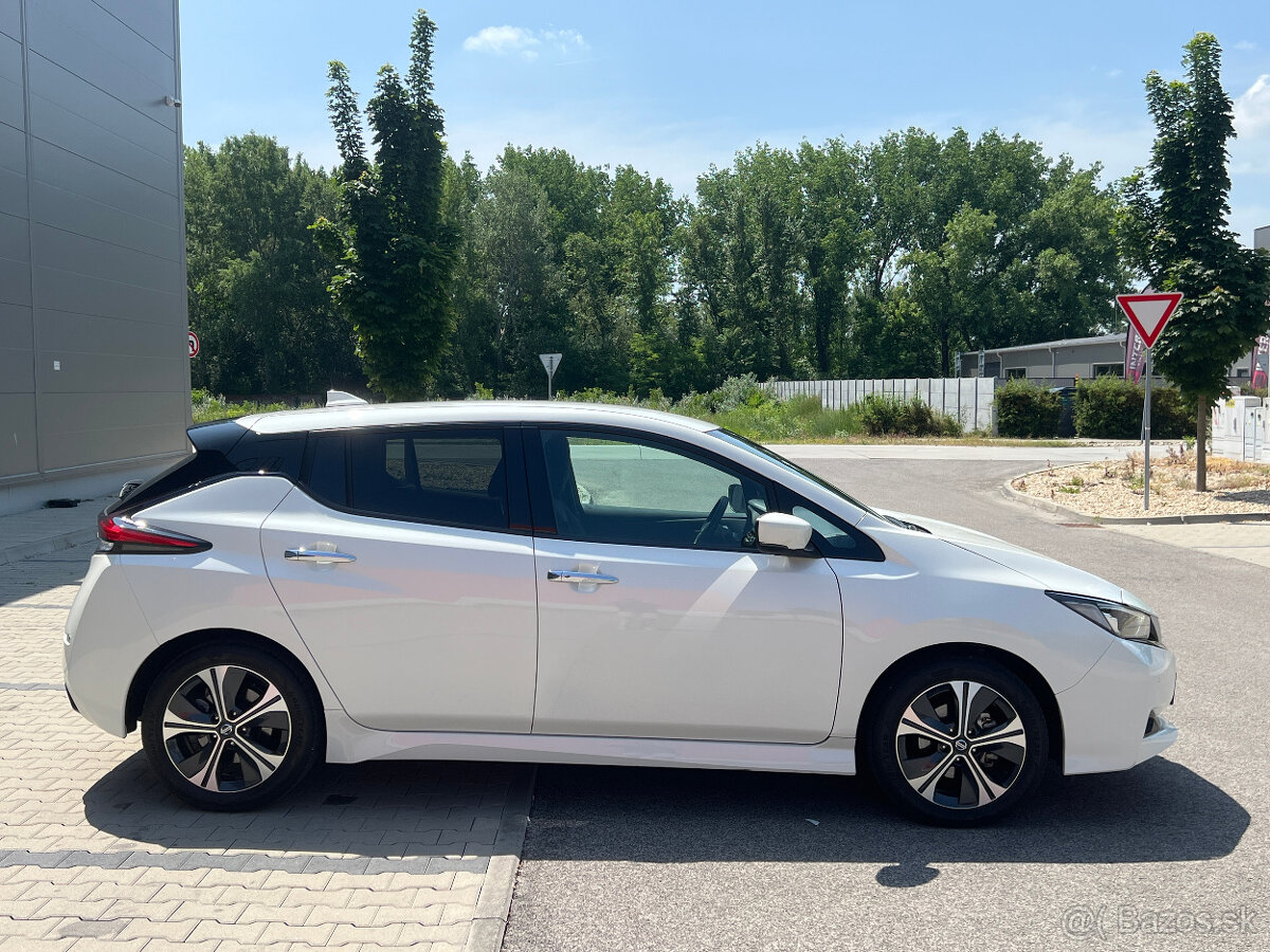 Nissan Leaf N-Connecta 40KWH V ZÁRUKE 360 STUPŇOVÁ KAMERA - 8