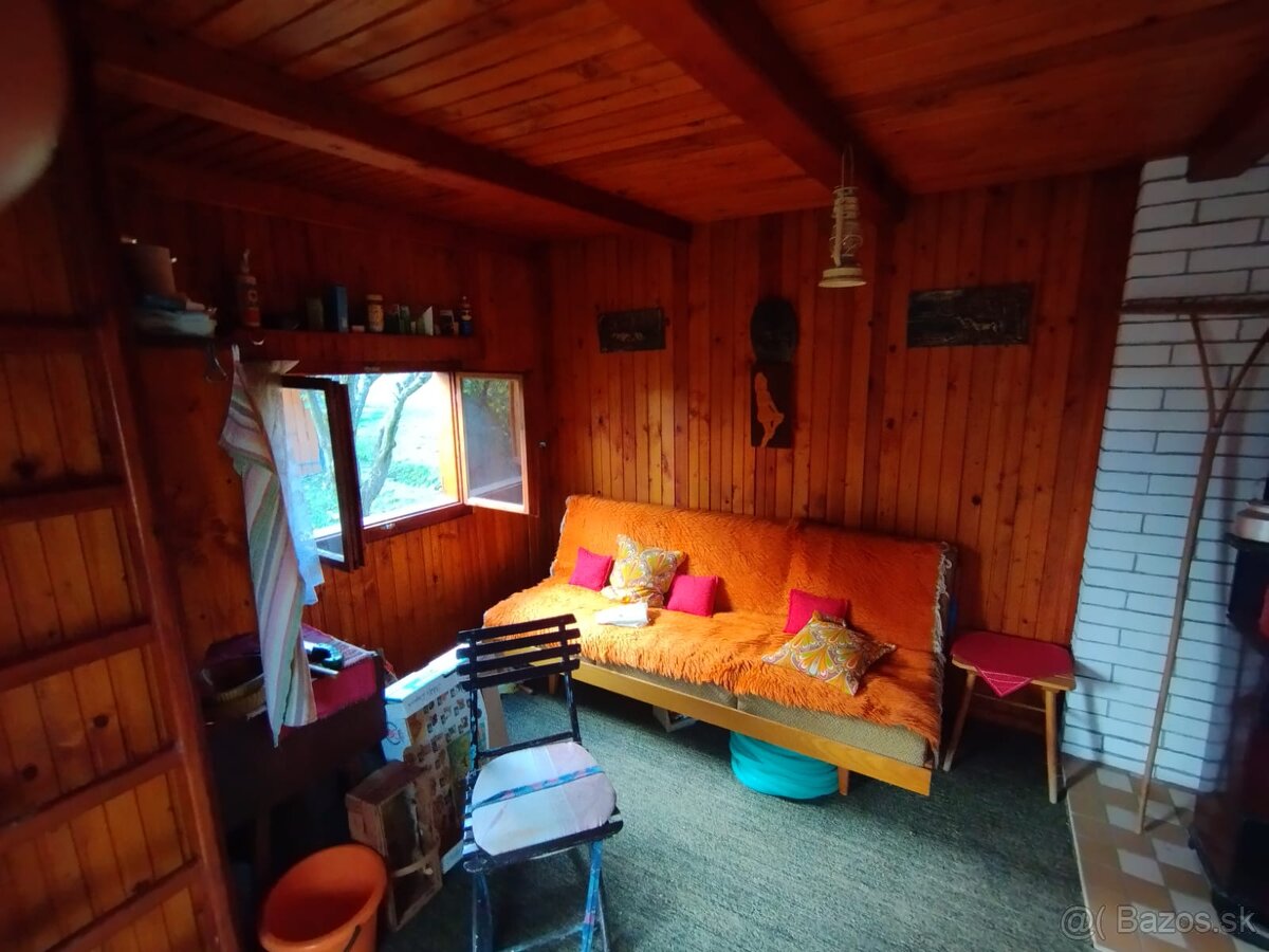 Záhrada s chatkou - 8