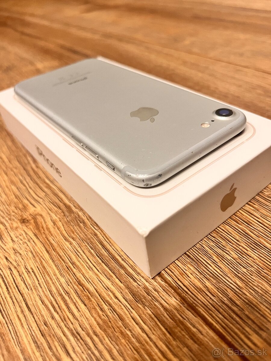iPhone 7 32GB Silver - 8
