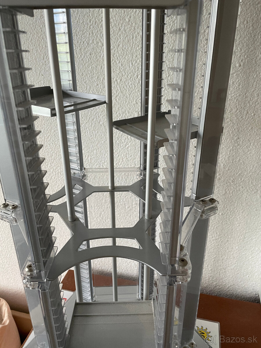 Predám otočný stojan na 225 CD - 8