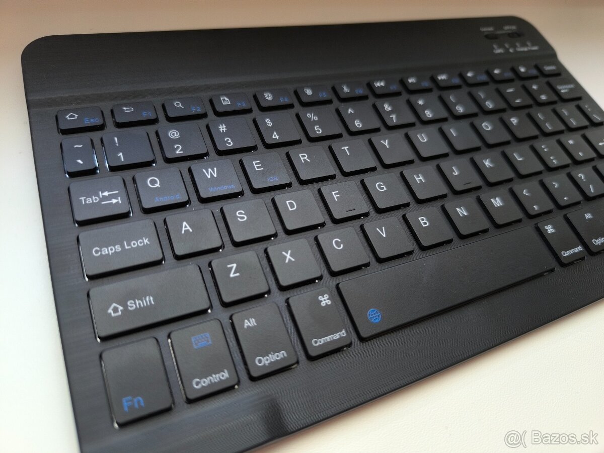 Ochranné puzdro na tablet s bluetooth klávesnicou 10'' - 8