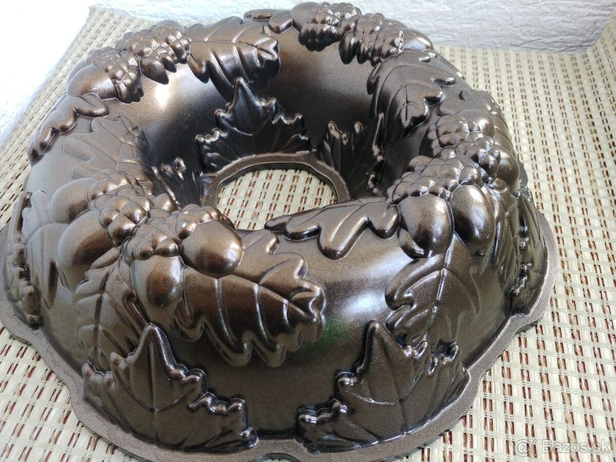 Forma na koláč / bábovku AUTUMN WREATH, zn.Nordic Ware - 8