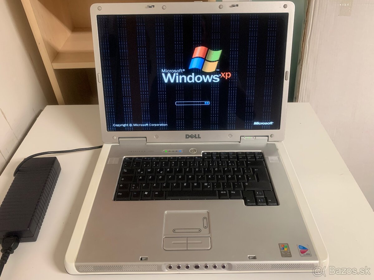 Dell Inspiron 9300 17" - 8