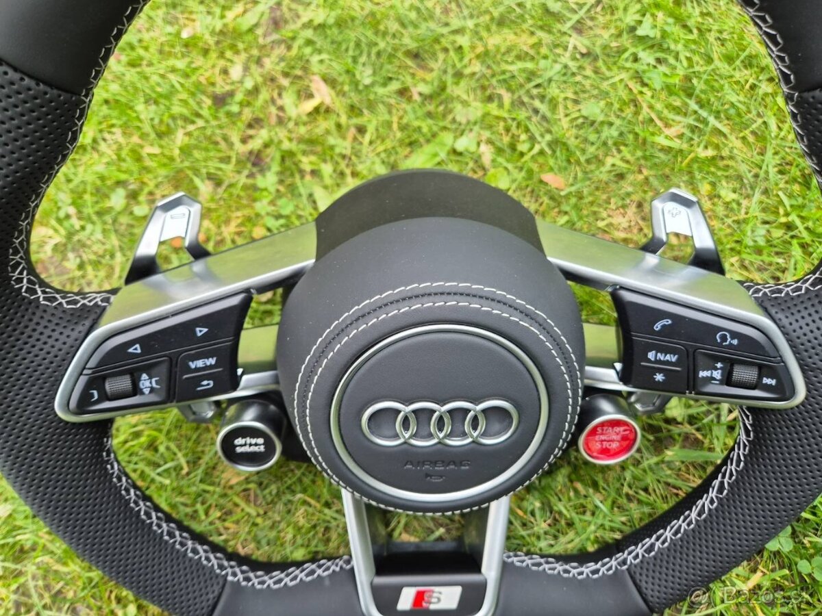 AUDI R8 VOLANT SPORTOVY - START/STOP - DRIVE SELECT - 8