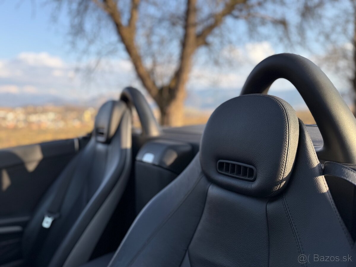 Mercedes- Benz SLK - 8