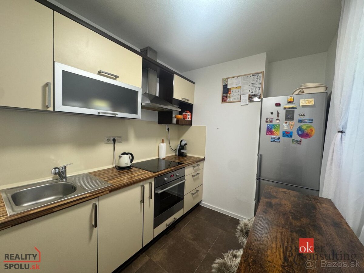 REZERVOVANÝ 2-izbový prízemný byt v centre Zvolene – tichý, - 8