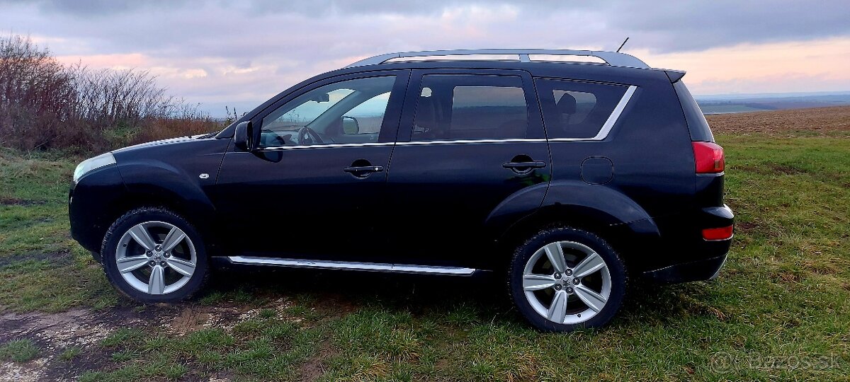 Peugeot 4007 - 8