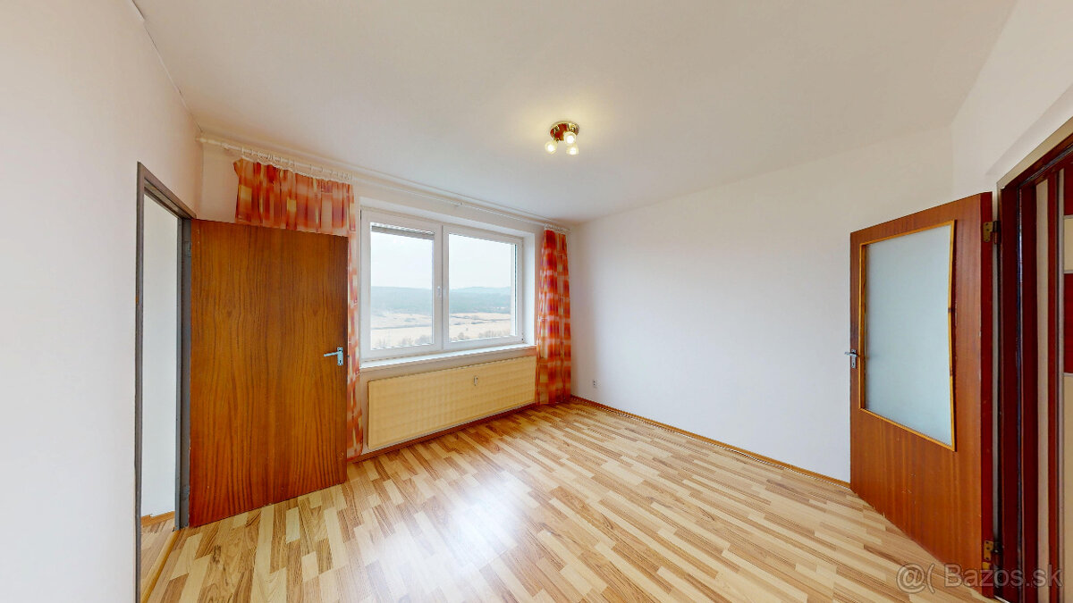 Na predaj veľký (75m2) 2- izbový byt prerobený na 3-izbový - 8