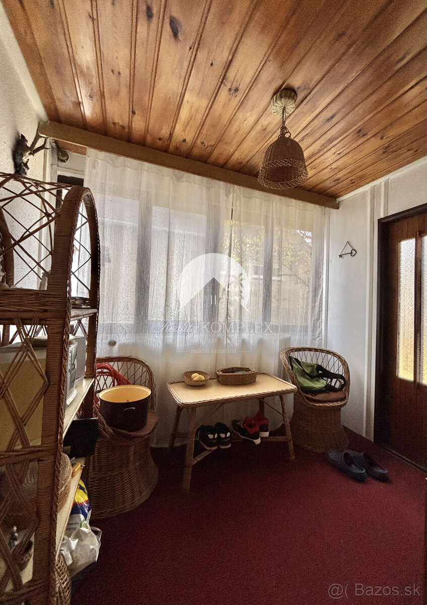 Reality KOMPLEX s.r.o.,Vám ponúka starší 4 izbový rodinný - 8