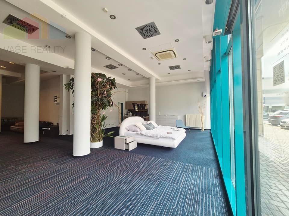 Na predaj obchodný priestor v polyfunkčnej budove, Vajnorská - 8