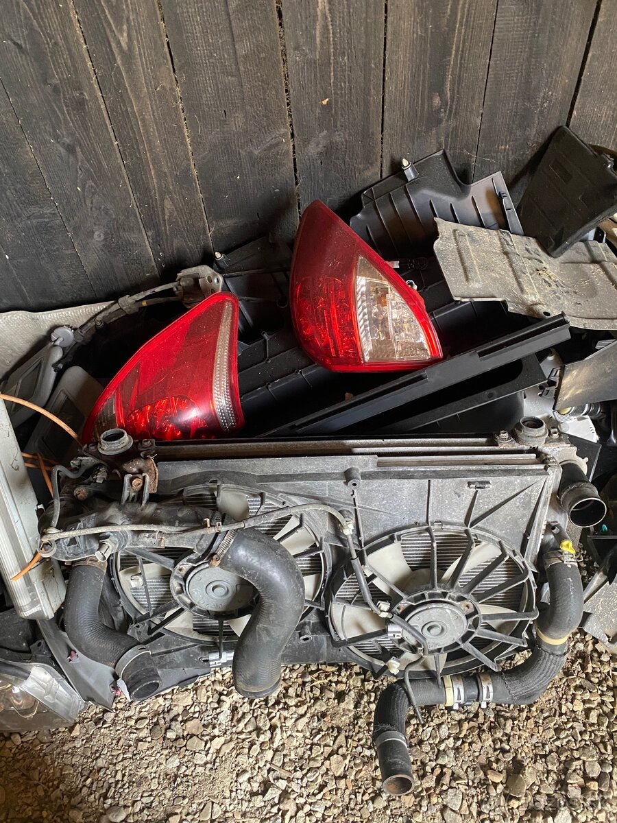 Rozpredám náhradné diely na toyotu RAV 4 2.2d-CAT - 8