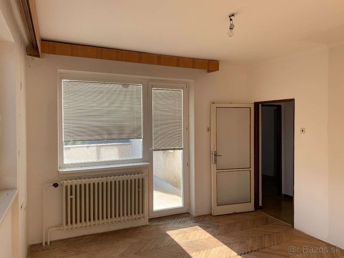 Predáme dom v krásnom prostredí centra Serede - 8