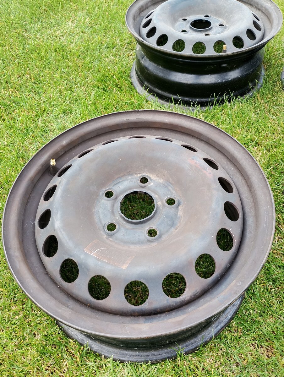 Predám disky 6jx15 - 8