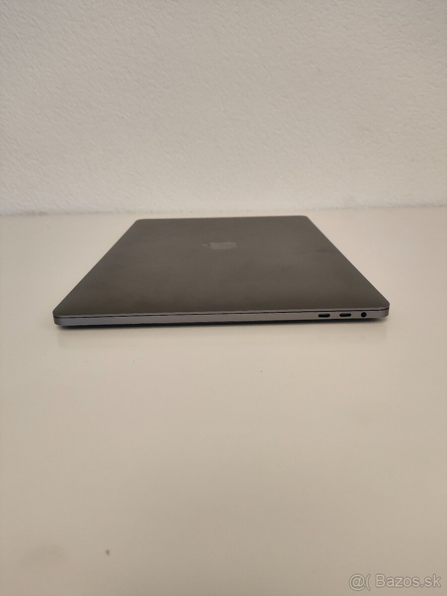 MacBook Pro 15 2017 | i7 • 16GB • 256GB 📦 - 8