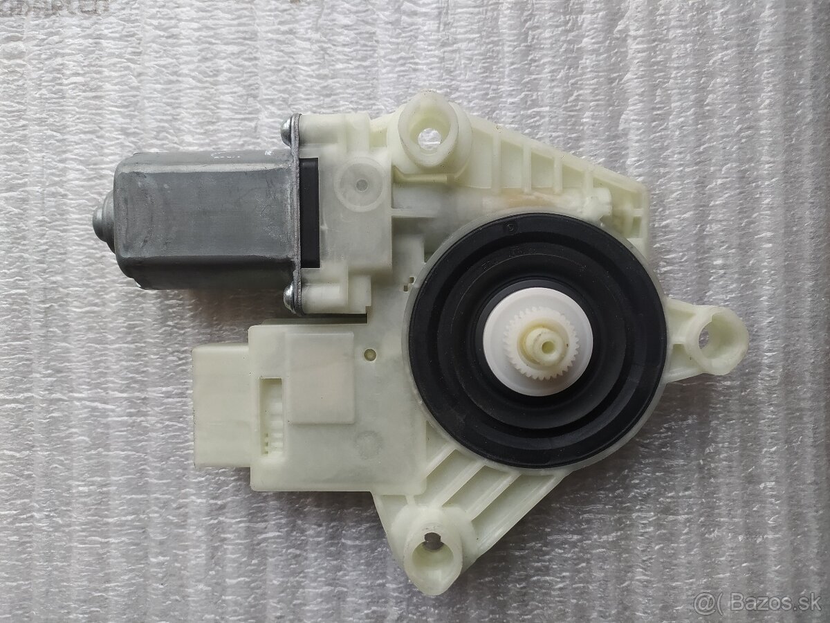 Motorček stahovania okná Škoda Octavia 3 Rapid VW Golf 7 - 8