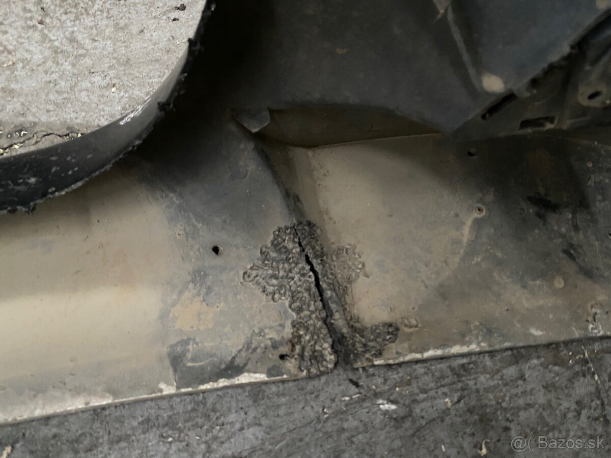 Predný nárazník BMW E60 - 8