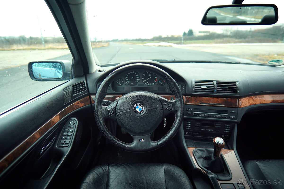 BMW E39 528i Sedan Manuál - 8