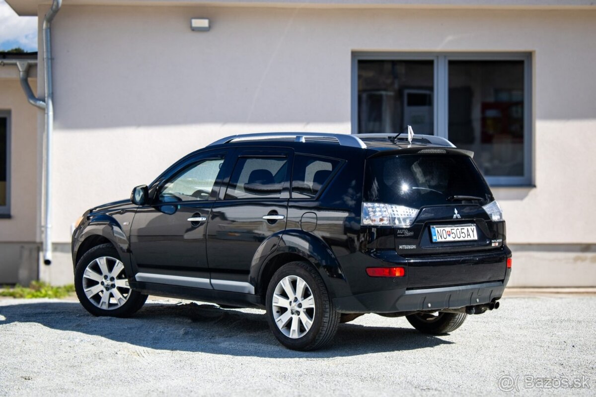 Mitsubishi Outlander - 8
