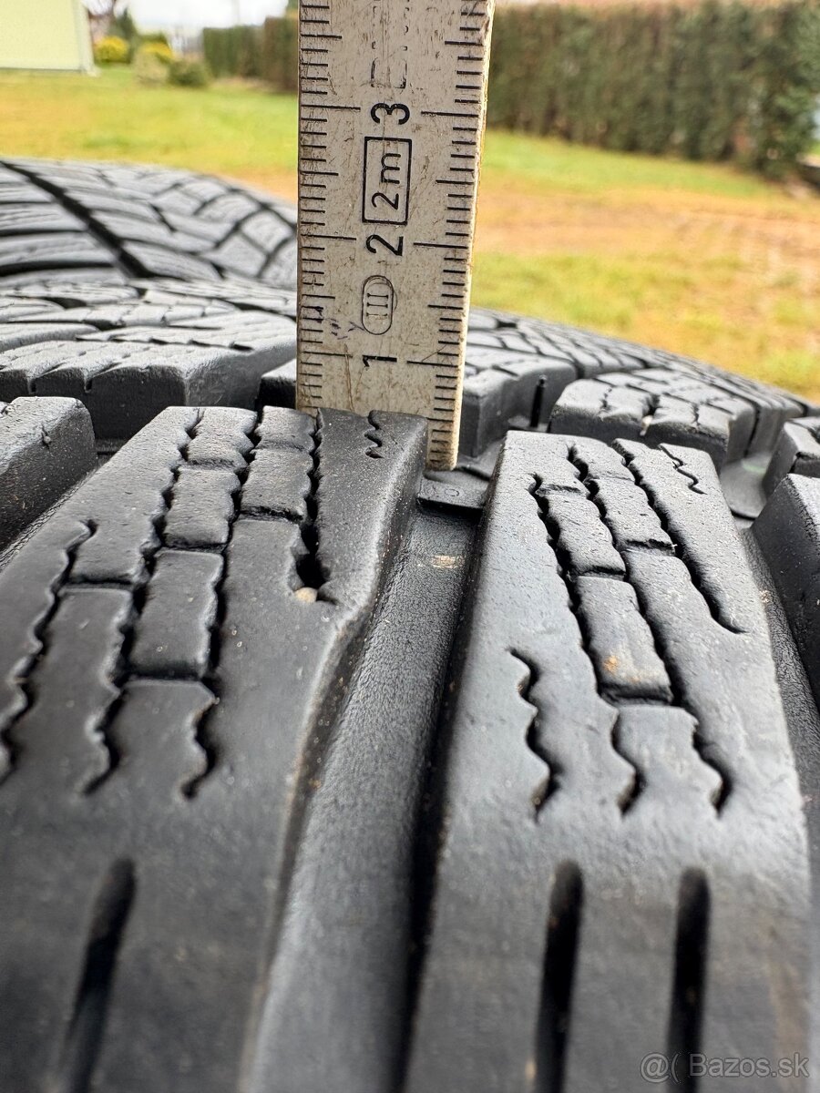 Zimné gumy 205/55 R16 - 8
