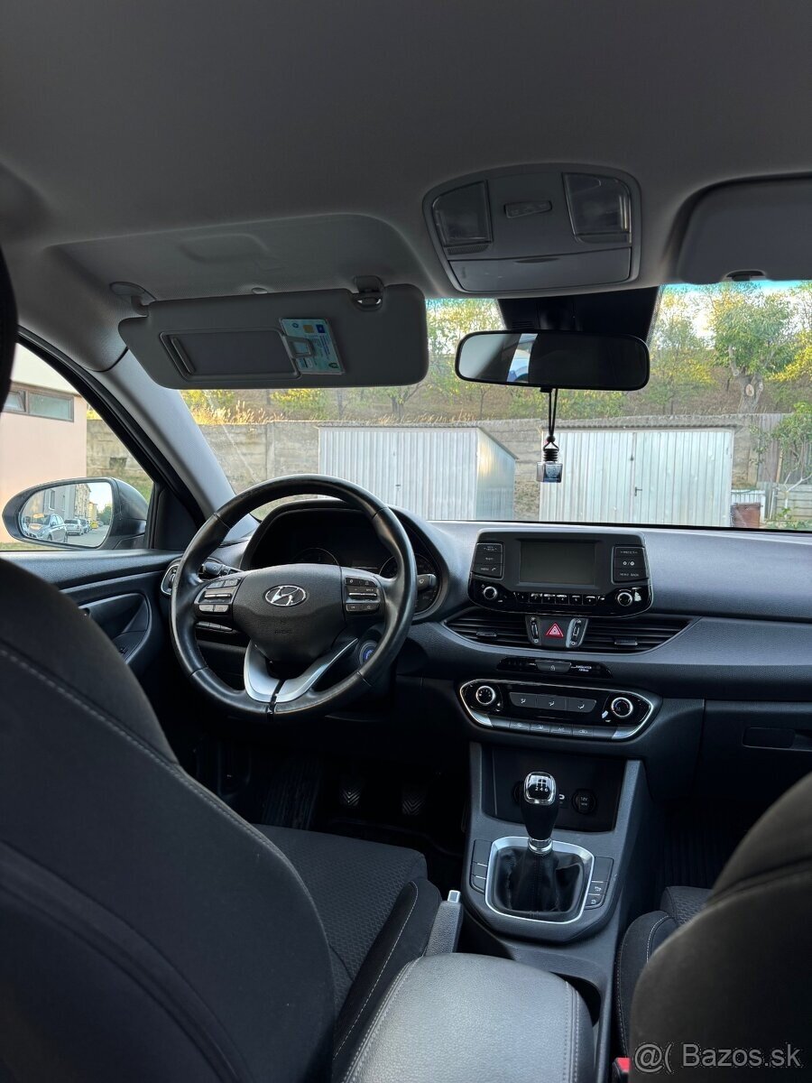 HYUNDAI i30 - Fastback 1,6 CRDi (2019) - 8