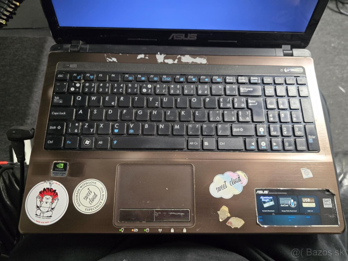 predam starý ntb ASUS - 8